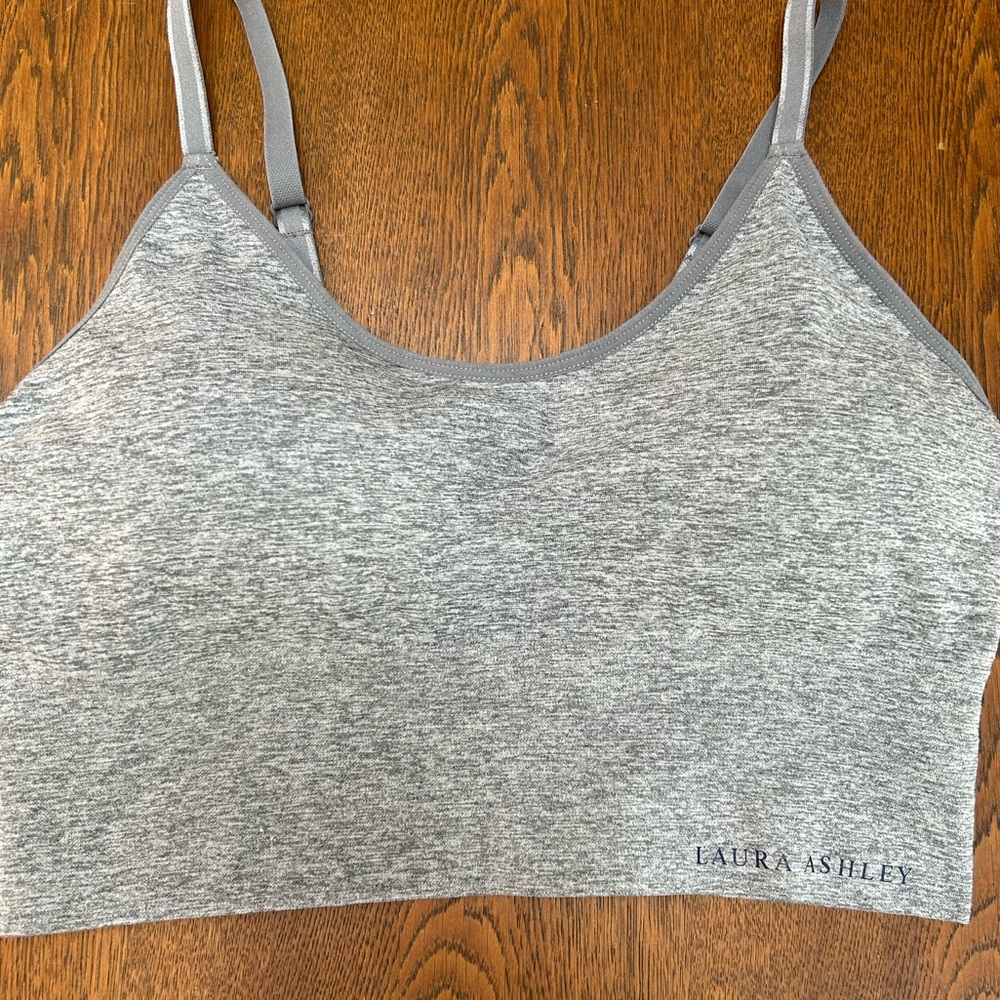 Laura Ashley Gray longline wire free w/removable pads. 1/2” wide stretch straps.